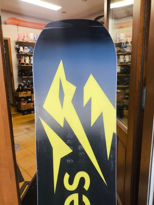 Deska Jones mountain twin 157 model 2025