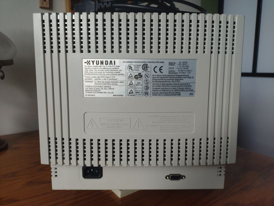 Monitor CRT Retro 15" Hyundai HL-5854B