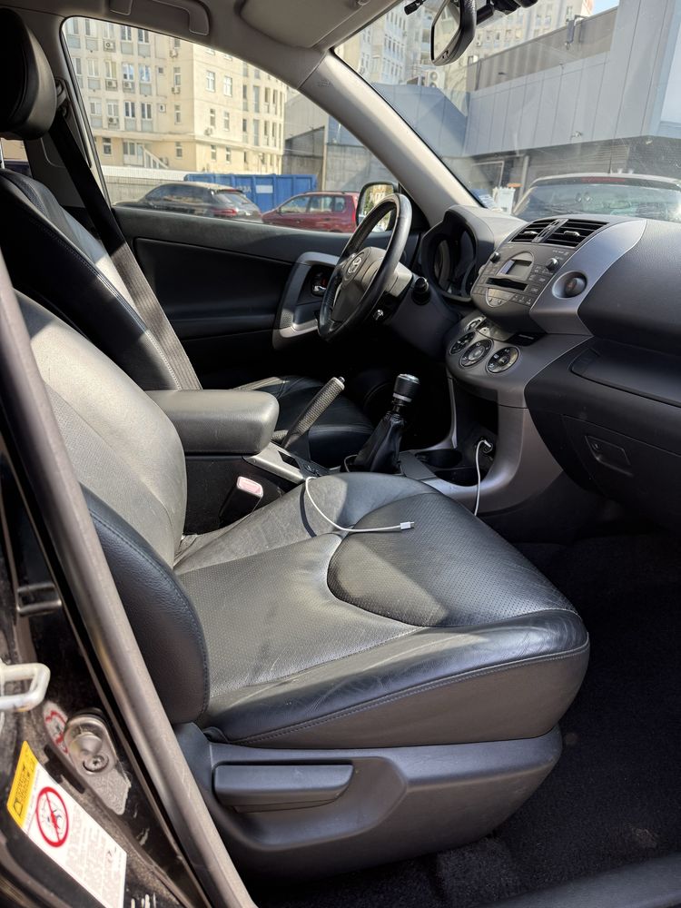 Toyota Rav 4 2.2 дизель на тимчасовій Реєстрації!