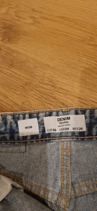 Jeansy Bershka Mom rozmiar 36