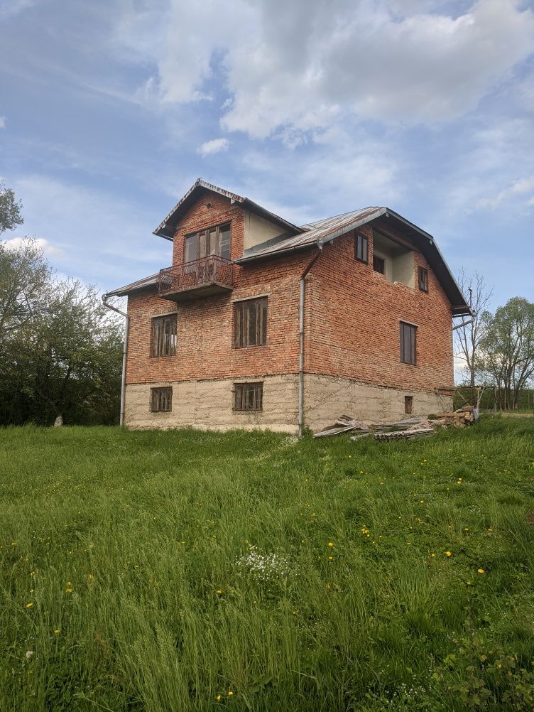 Продається будинок в с. Баня-Лисовицька ( 2 км до м. Моршин).