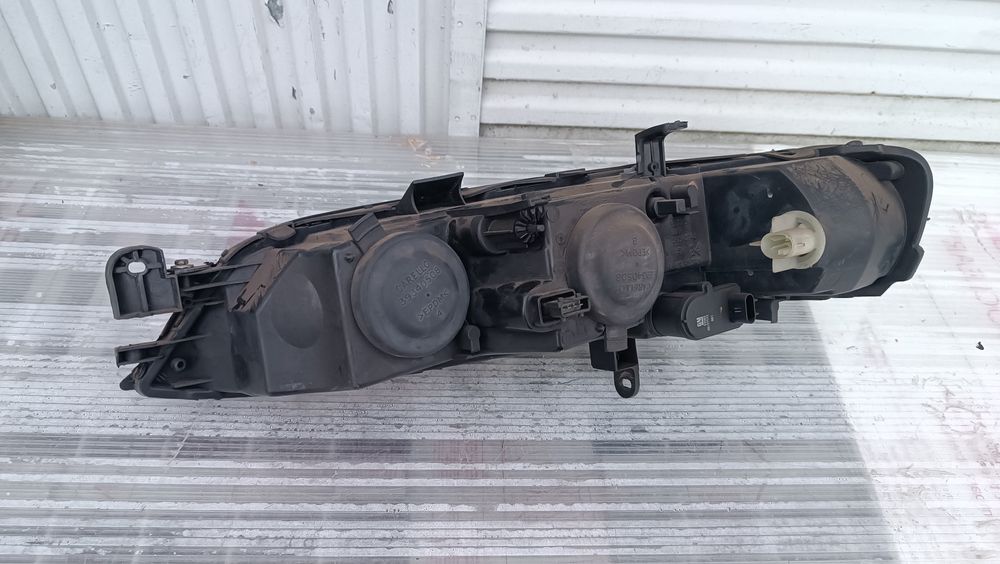 Vendo farol direito de Opel Vectra B ano 1995/2002