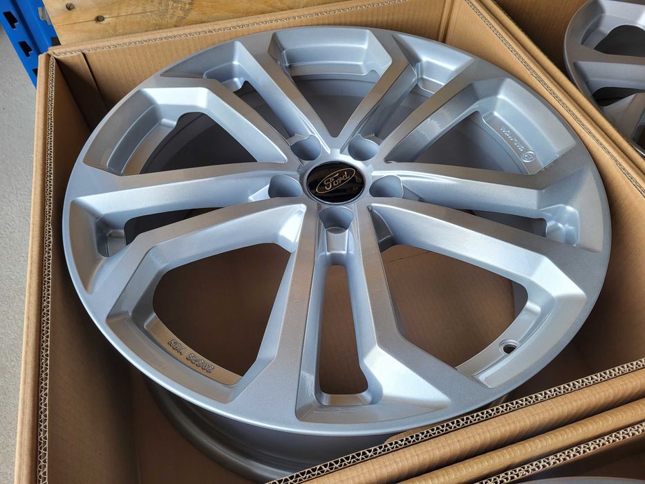 [686] 19 Cali 5x108 NOWE Felgi aluminiowe FORD Kuga Mondeo Smax Galaxy