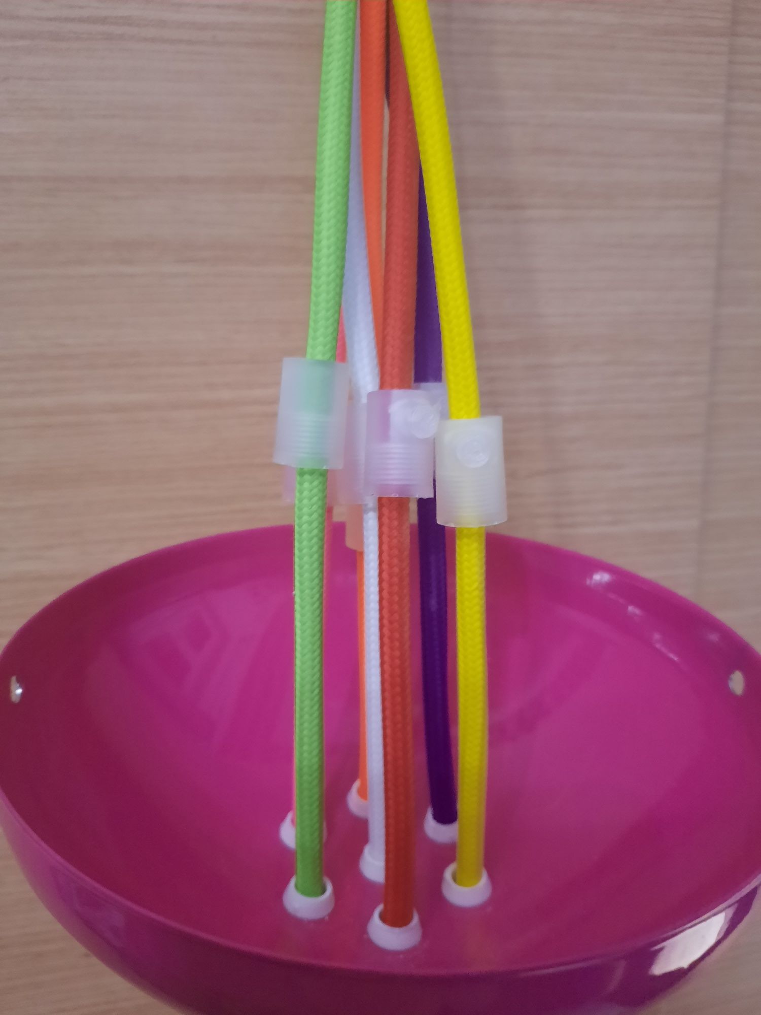 Piękna kolorowa lampa ,żerandol Nowodworski na 7 kloszy