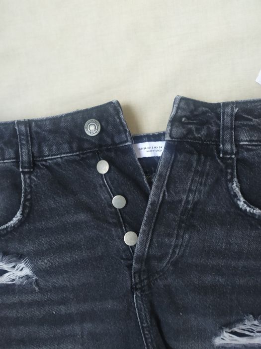 Джинсовые рваные шорты ZARA, размер EUR 34, оригинал