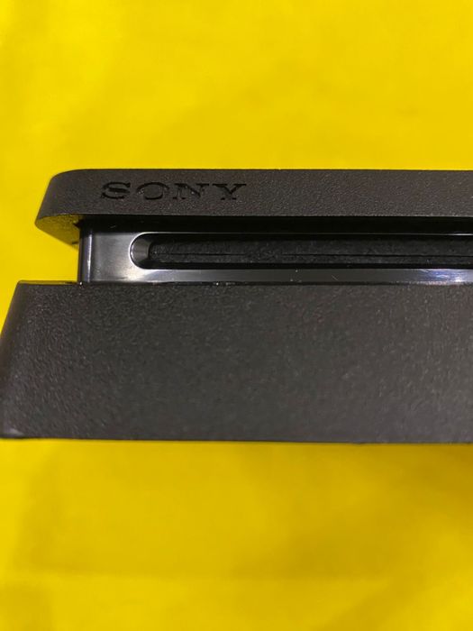 Продам Sony Playstaition 4