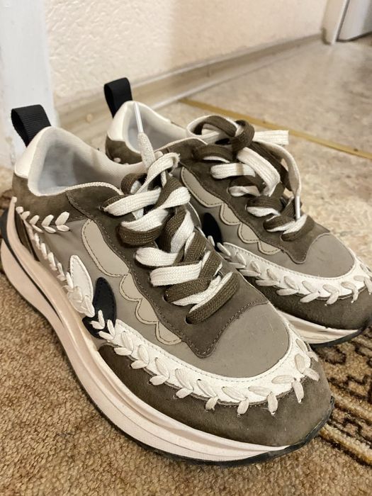 Жіночі кросівки Vitto Rossi