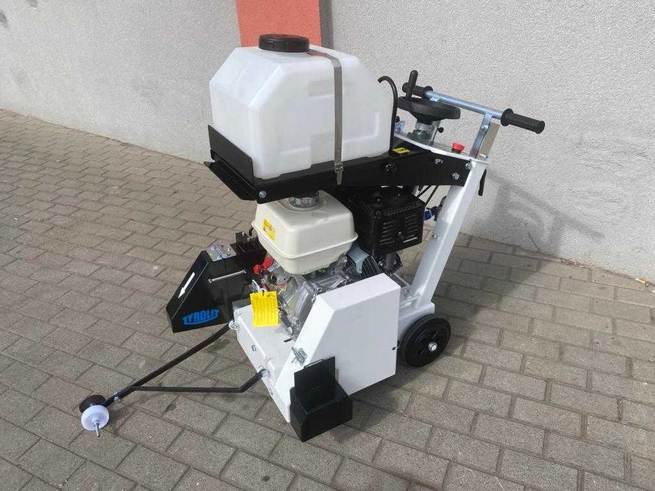 Przecinarka jezdna do betonu asfaltu Tyrolit FSG 513 Spalinowa Piła