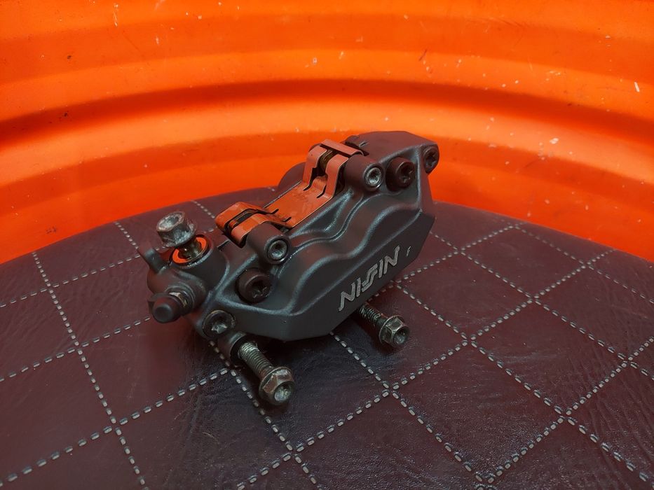 Zaciski Honda CBR 600 F4/F4i/Sport 929/954/900RR przód lewy prawy