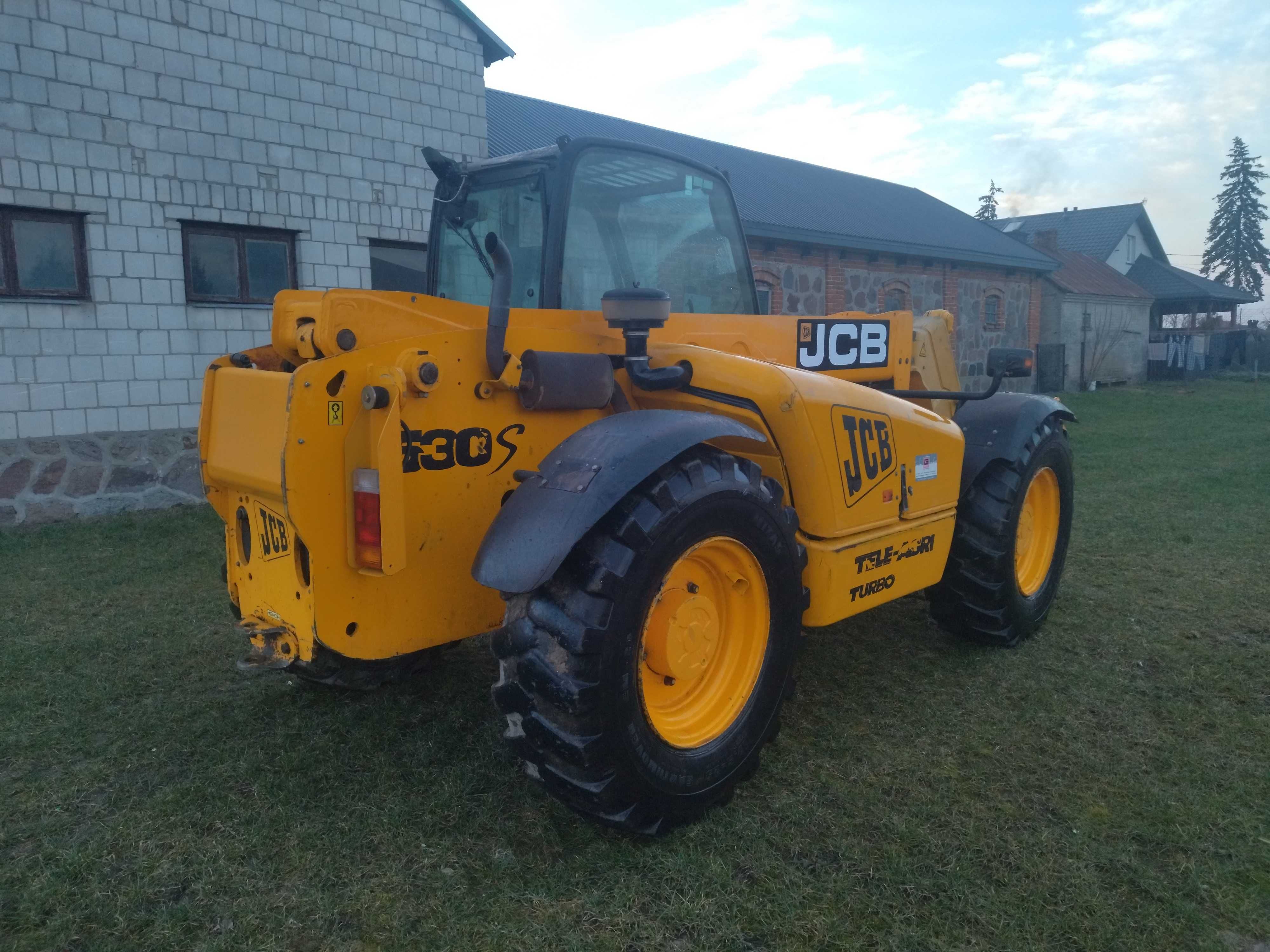 Ładowarka teleskopowa JCB 530s (Manitou)