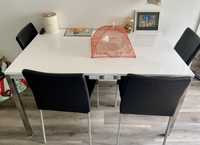 Mesa de cozinha e cadeiras