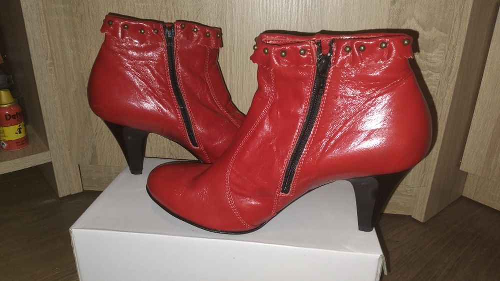 Жіночі шкіряні черевички