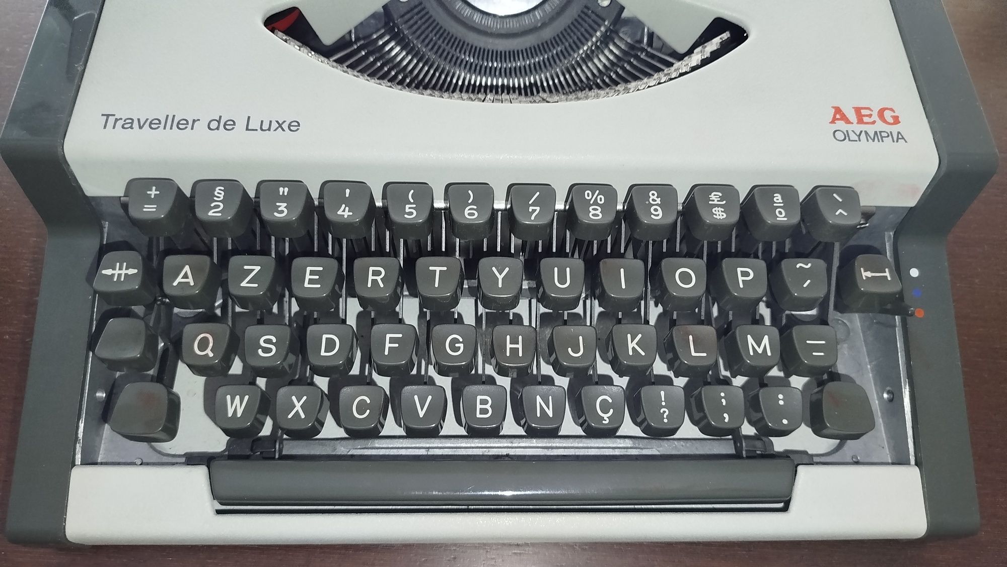 Máquina de Escrever AEG Olympia