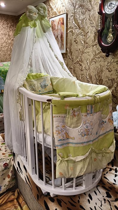 Продам овальную кроватку OVALBED трансформер со всей комплектацией.о