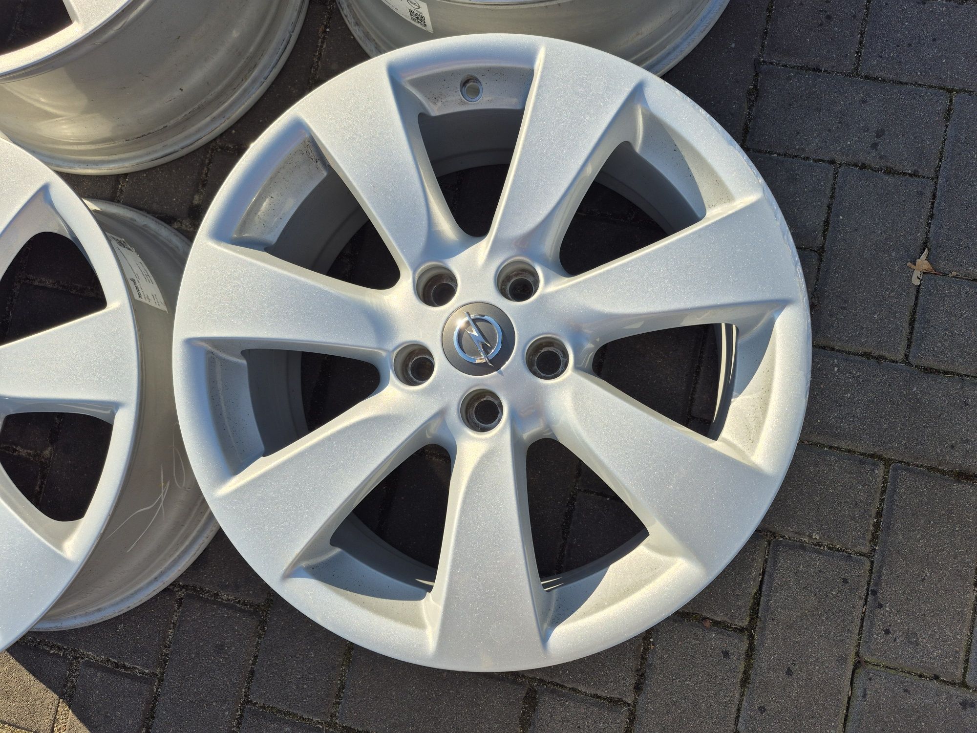 Felgi Alu z Czujniki Oryginał OPEL INSIGN 5x120 18 Cali 7.5J ET 415x