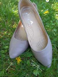 Модельні шкіряні жіночі туфлі