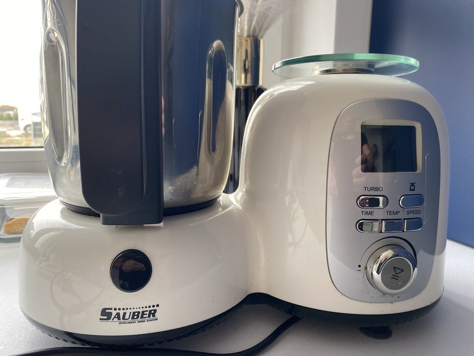 Robot kuchenny sauber
