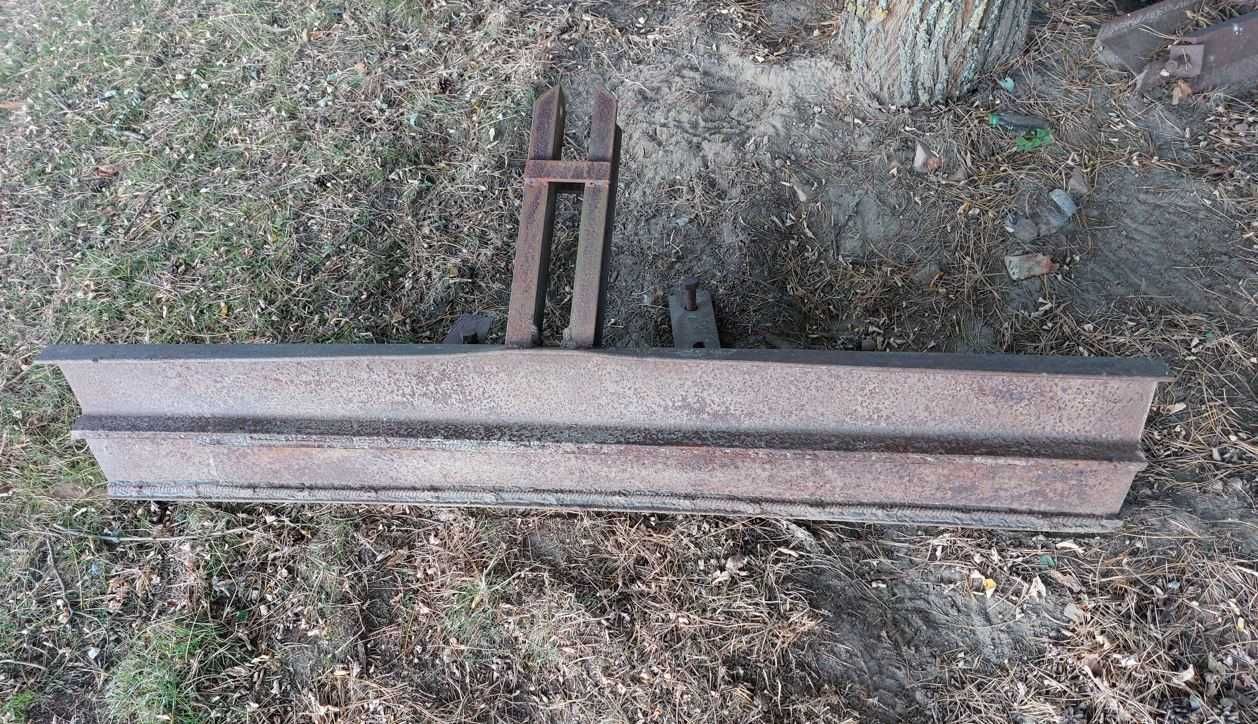 Pług do odśnieżania/równania terenu na belkę do traktora