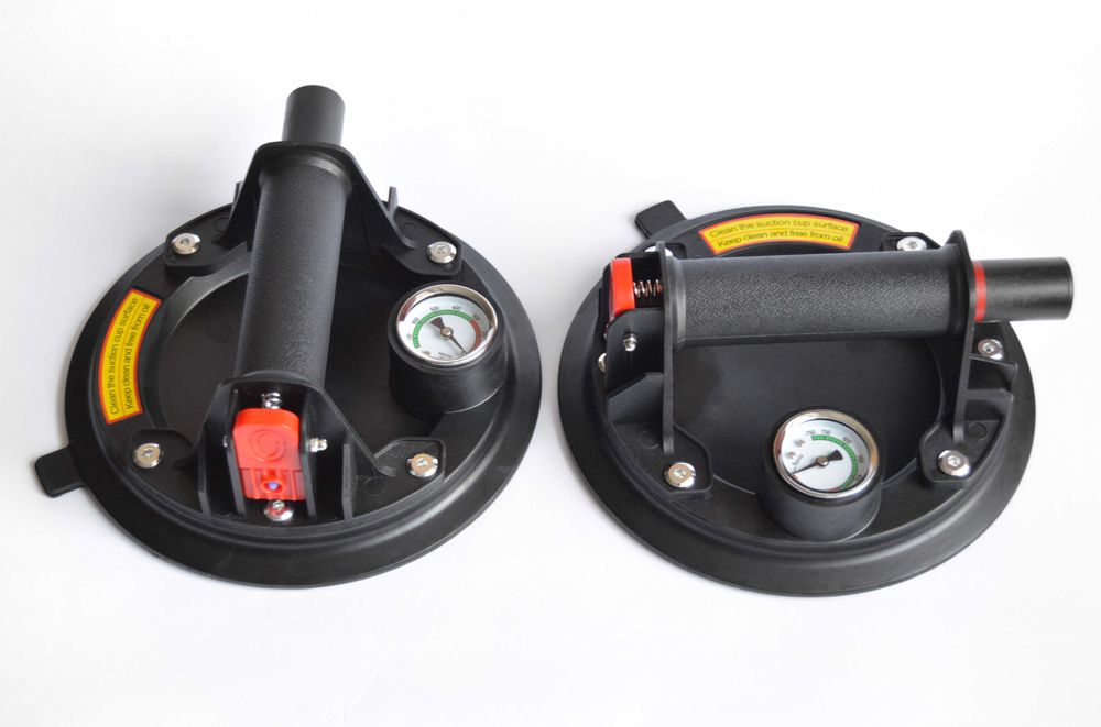 Вакуумна присоска із манометром