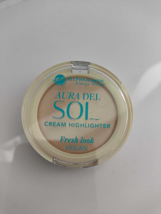 Kremowy rozświetlacz do twarzy Bell HYPOAllergenic Aura Del Sol