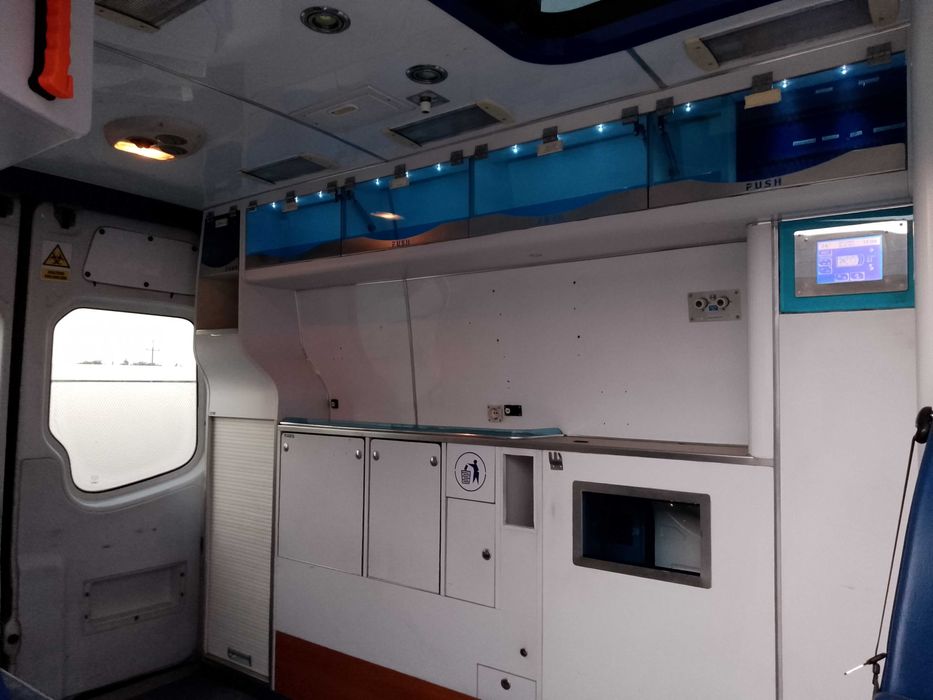 Sanitarny Mercedes Sprinter Automat  Ambulans Karetka PNEN 1789 Kamper