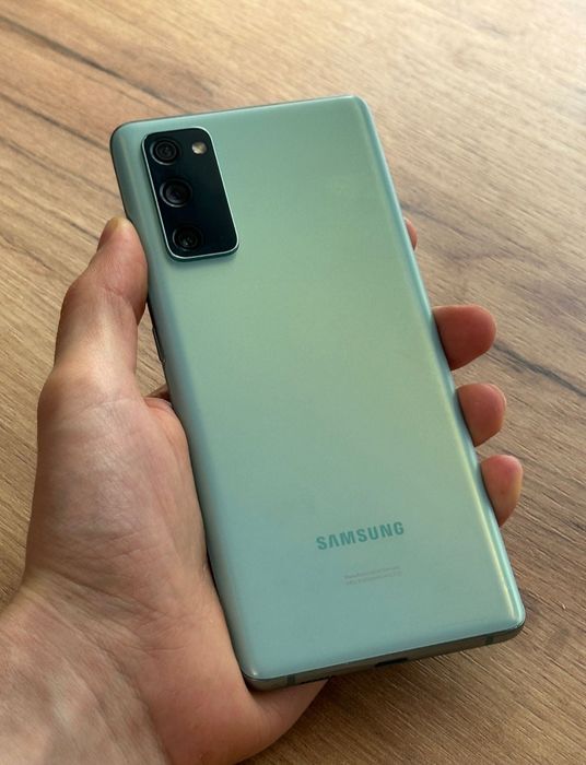 Продам самсунг s20FE