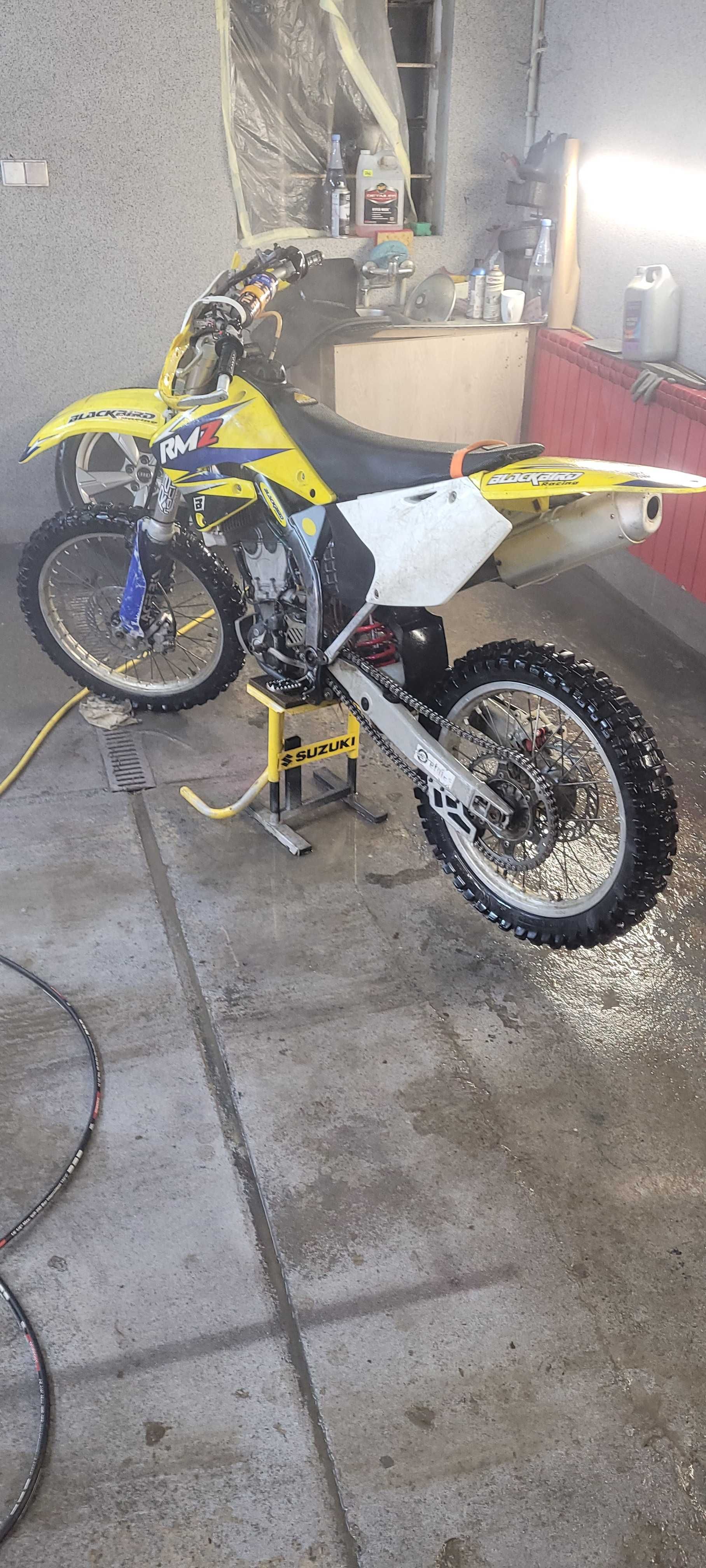 Witam SUZUKI RMZ 250