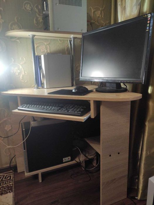 Стіл компьютерний кутовий малий