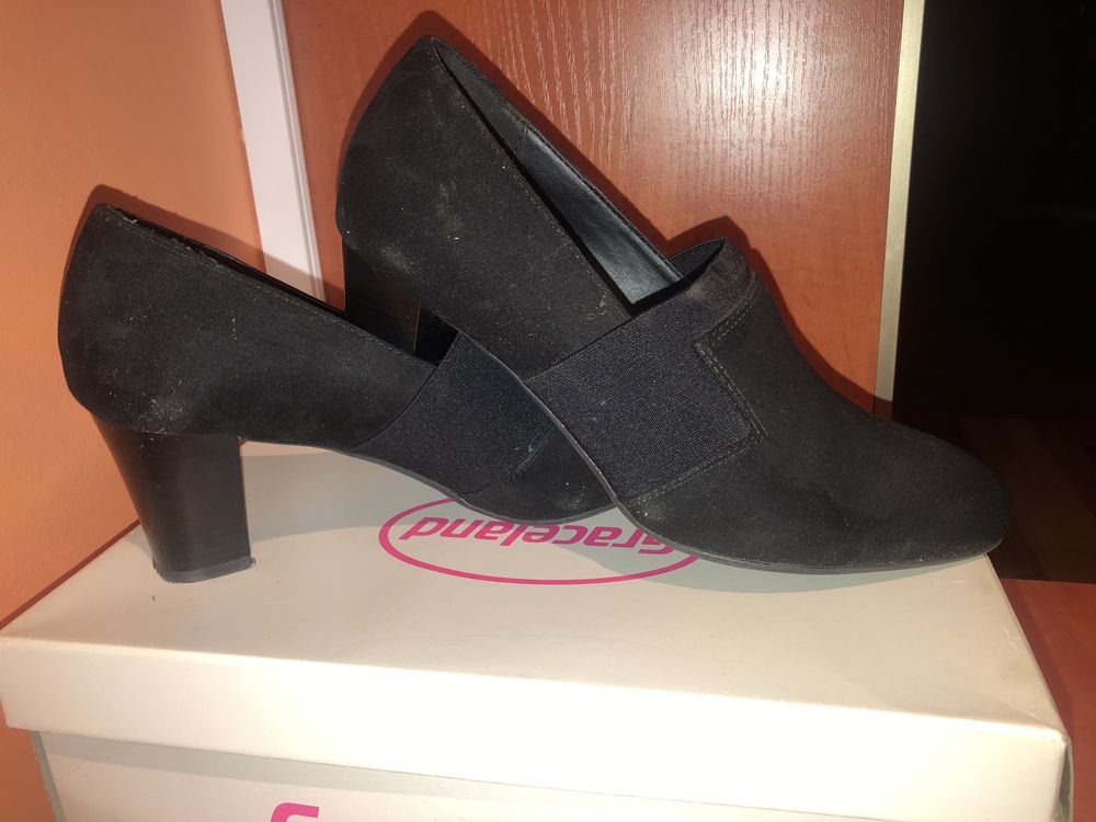 Buty zamszowe polbuty na obcasie 38