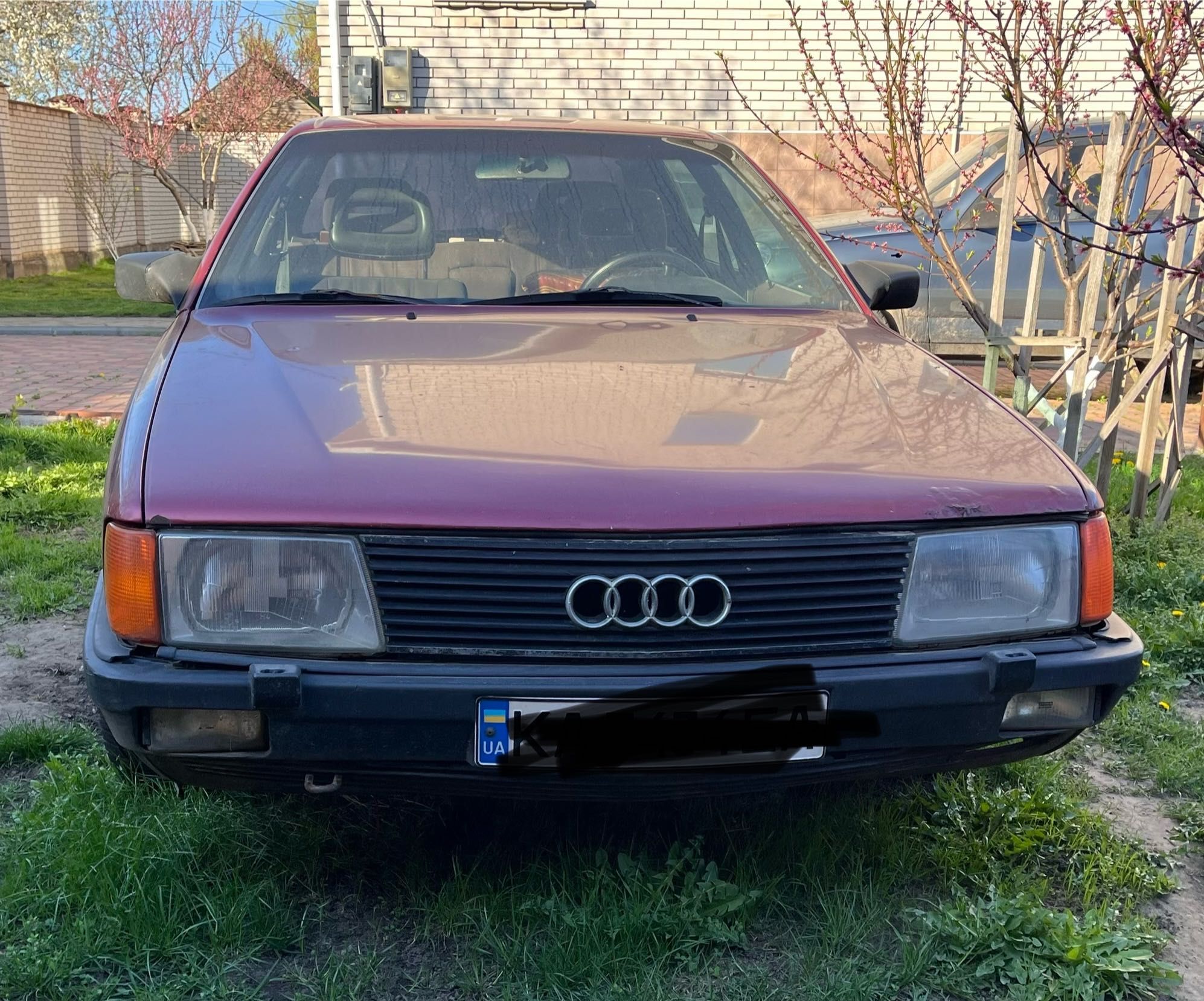 Автомобіль Audi 100