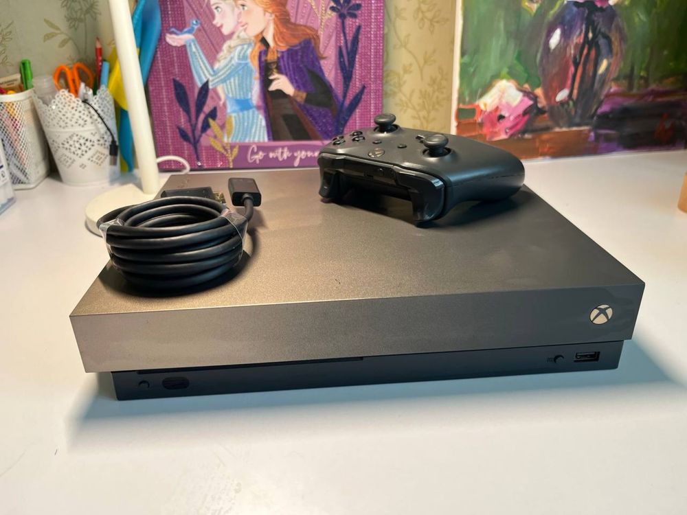 Продам Xbox 1 X 1tb