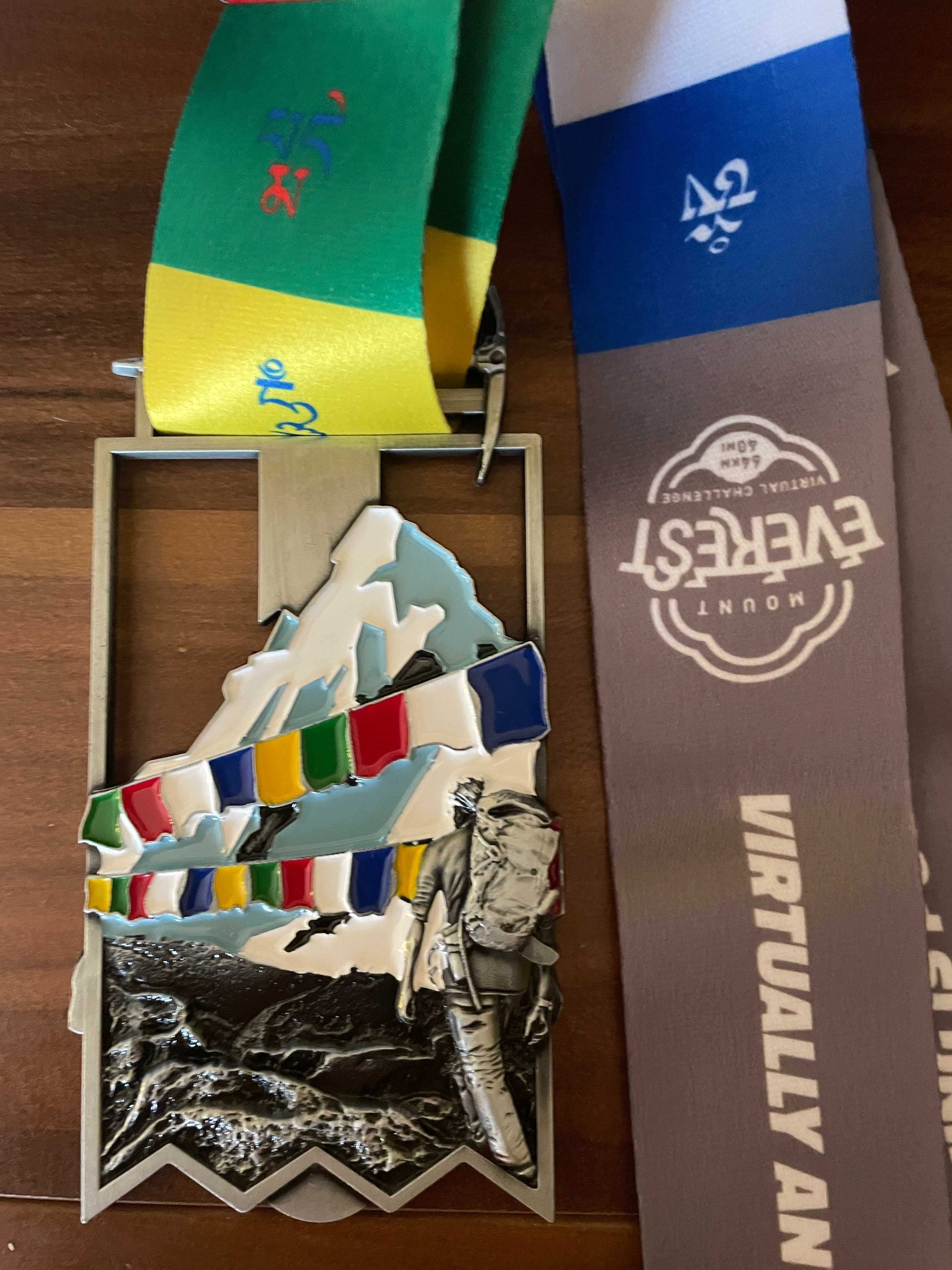 Medalha Monte Everest The Conqueror 64K