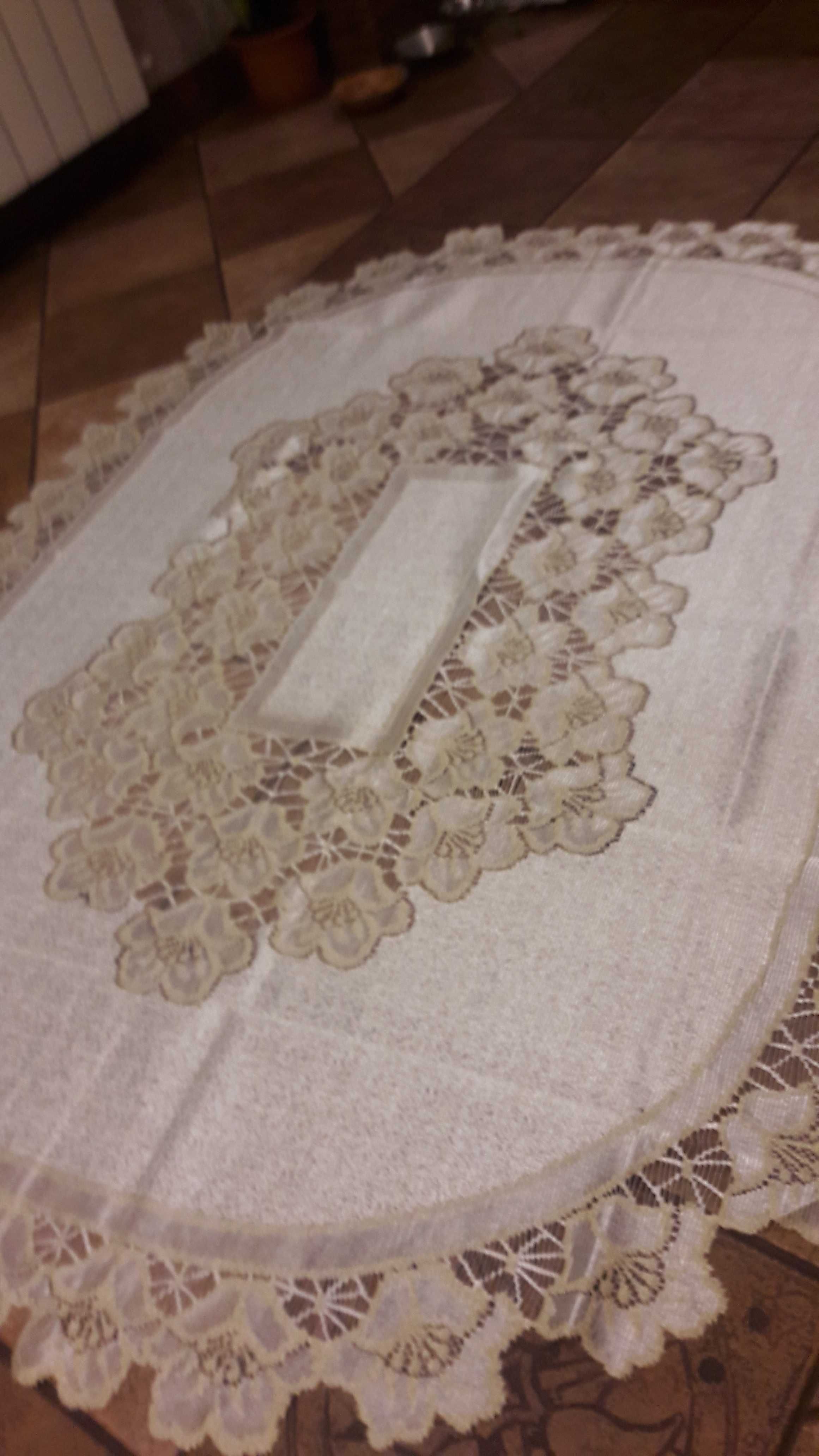 Żakardowy obrus perła beż 120 x 160 serweta