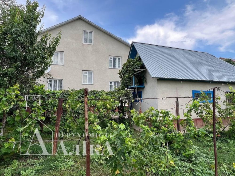 Продам добротний будинок