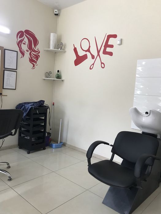 Сдам аренду парикмахеру//маникюр//другая услуга :/