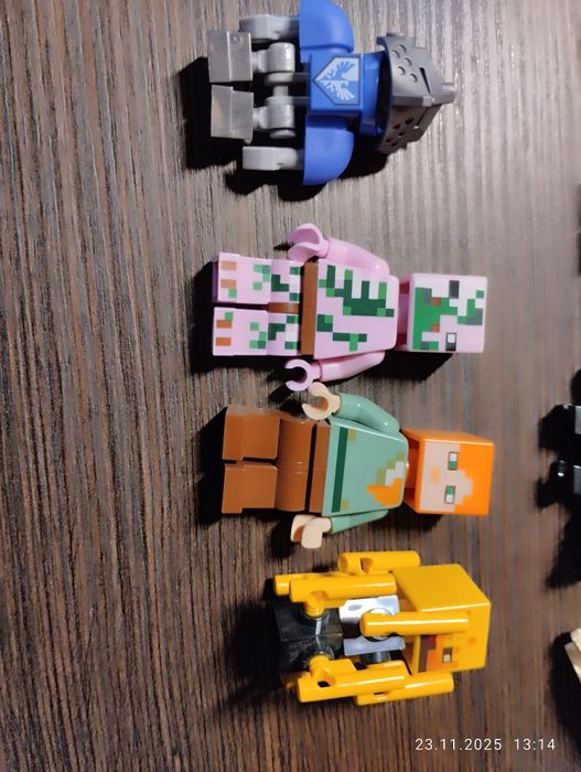 Продам Lego фігурки