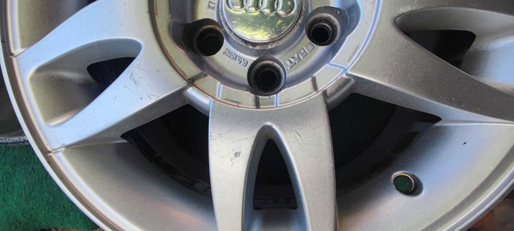 Felgi Aluminiowe  5x100  6jx15 ET38  4-szt