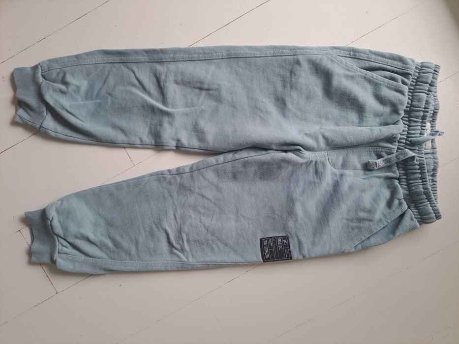 Reserved spodnie dresowe 128