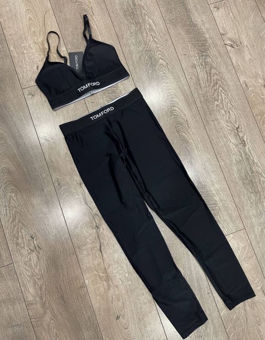 Продам жіночий чорний брендовий костюмчик лосини і топ Tom Ford