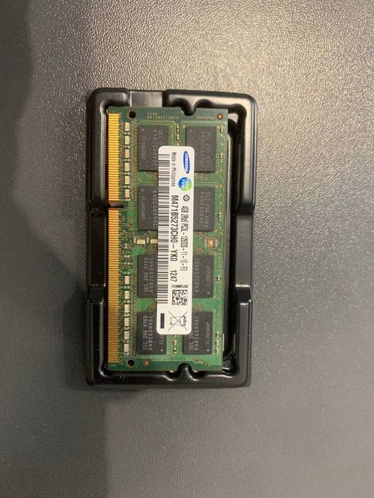 Samsung  DDR3 SODIMM (ноутбучная) .4 GB .1333 MHz (PC3-10600)