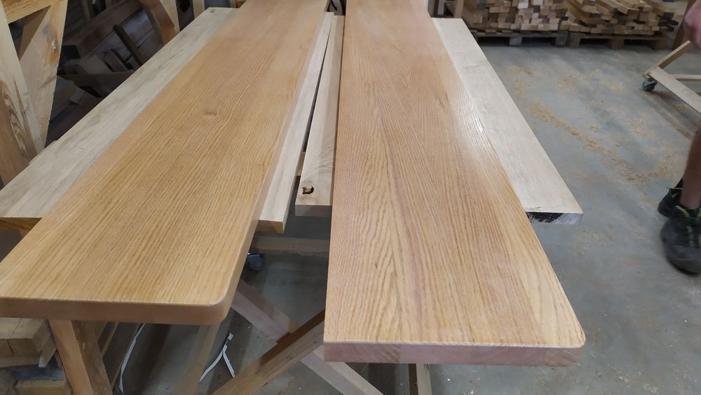 Parapety wewnętrzne dębowe do domu.