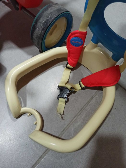 Triciclo com protetor de sol