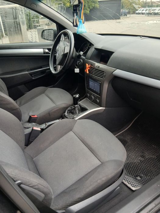 Опель астра h.в гарному стані