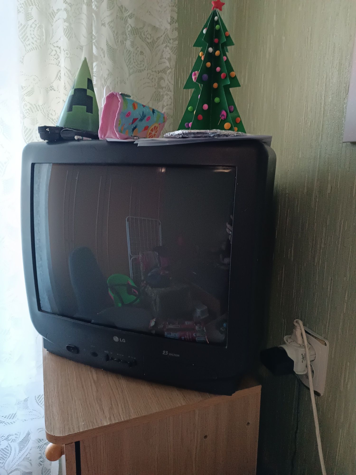 Продам телевизор с тюнером в рабочем состоянии