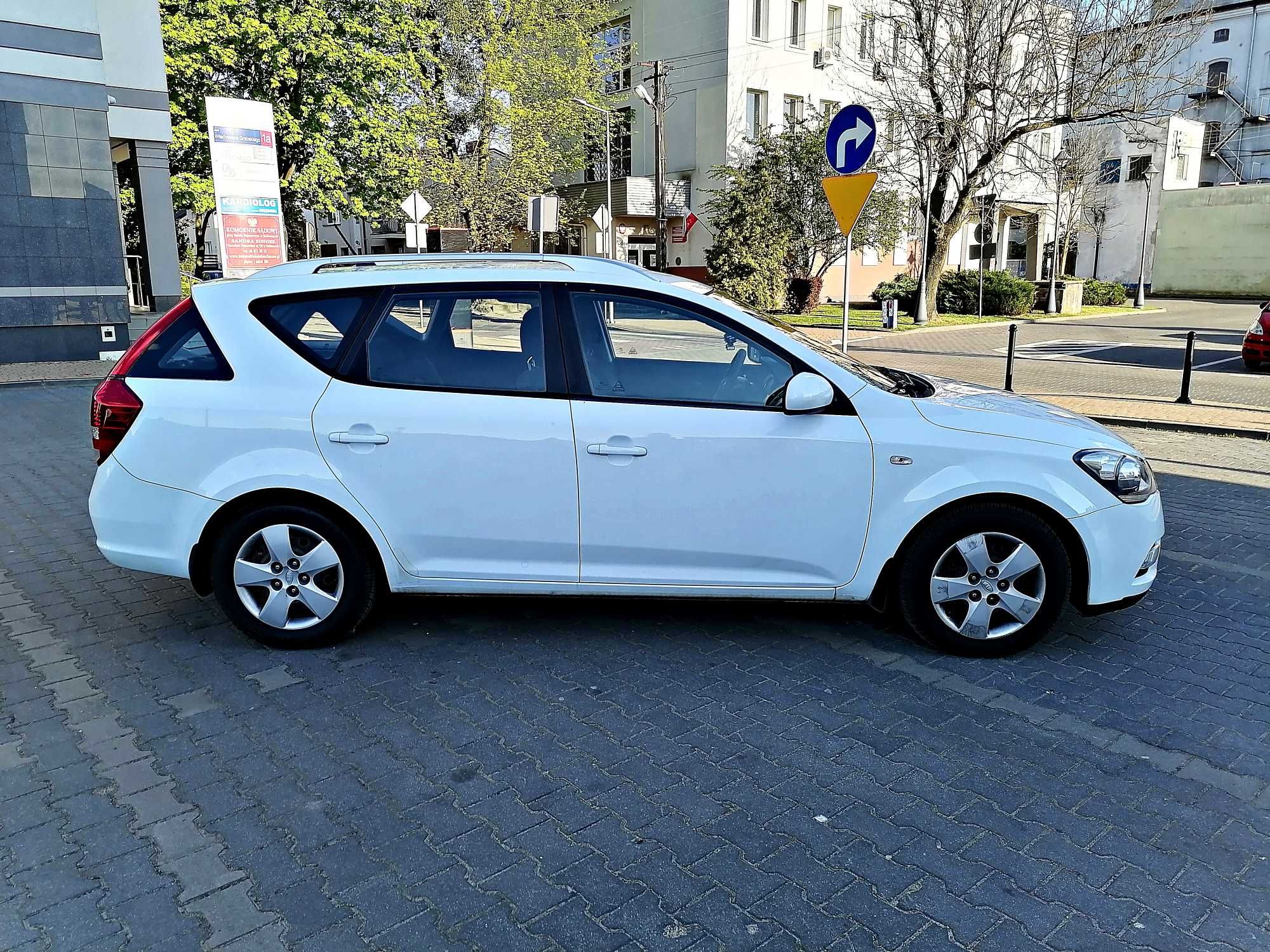 Kia Ceed 1.6 CRDi 2009r. Lift Polski Salon Bezwypadkowa !