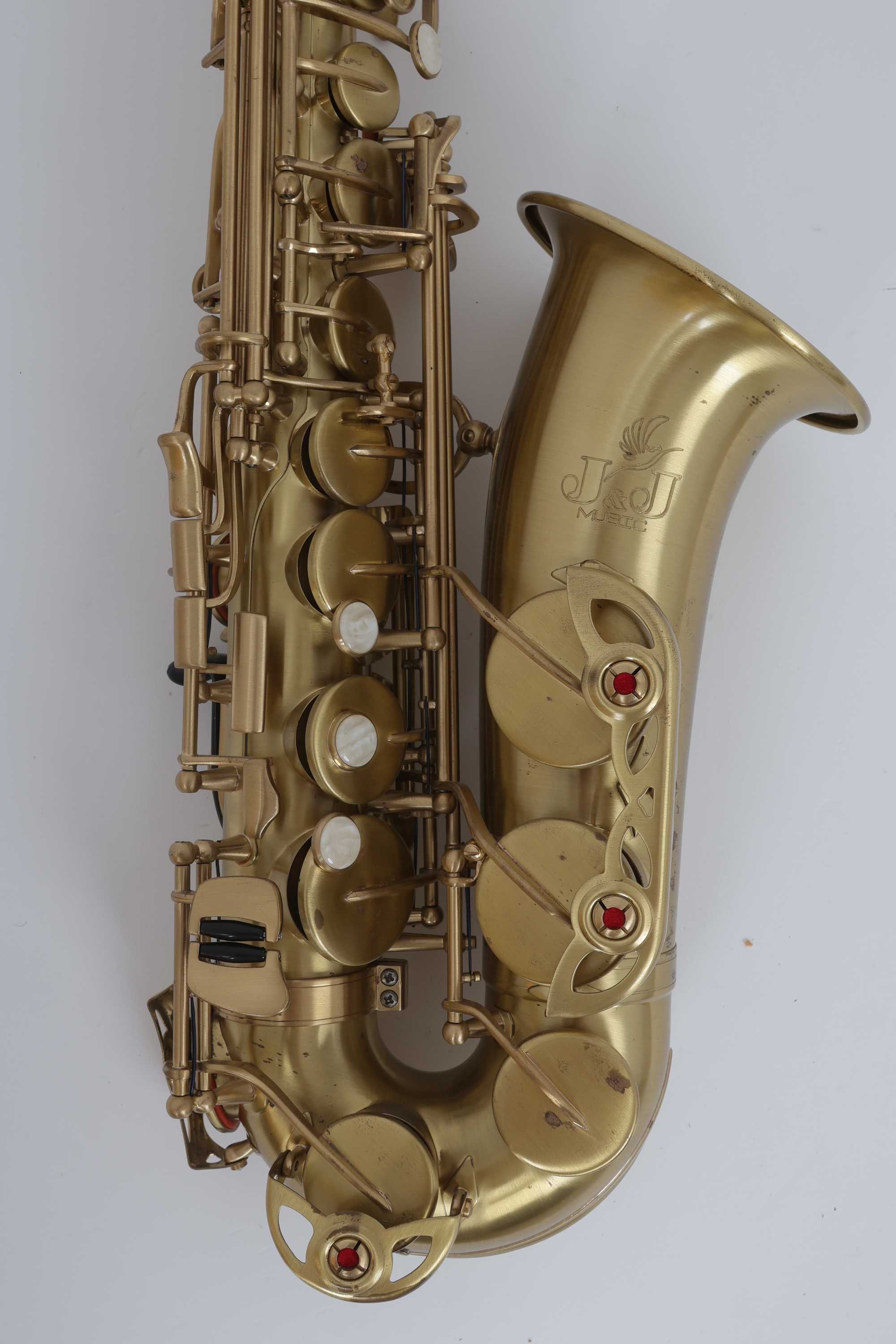 Saxofone Alto com estojo