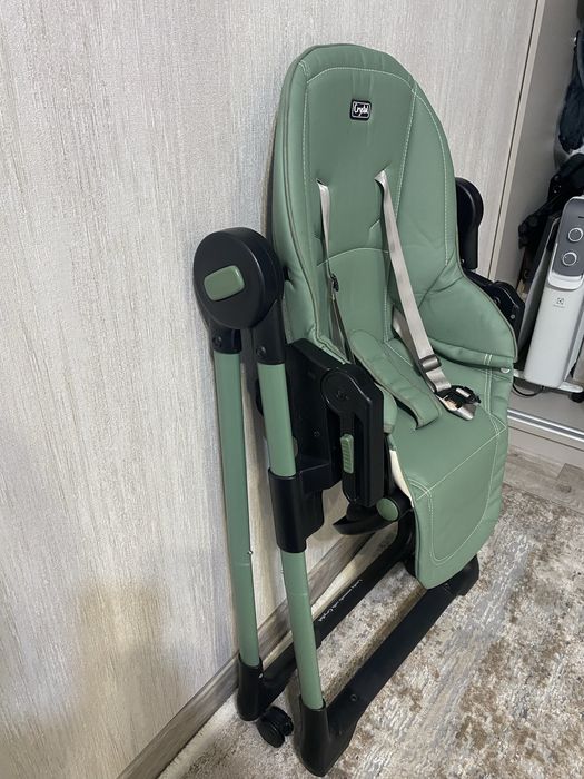 Стільчик для годування