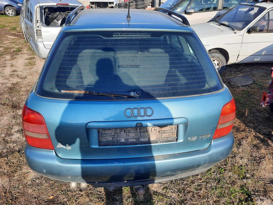 klapa bagażnika LX6V audi A4 B5 avant