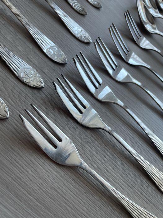 Komplet sztućców deserowych nakryć srebrzonych posrebrzanych PRL