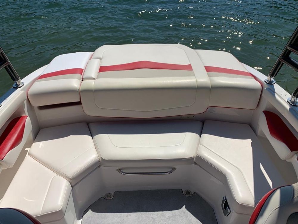 Barco chaparral 216 SSI